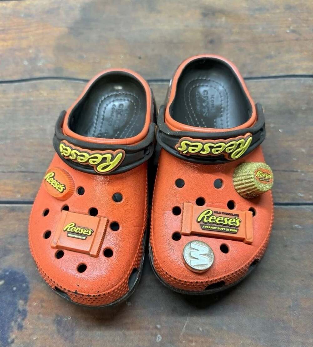 Crocs Reese's Classic Clogs Size C11 Orange Kids